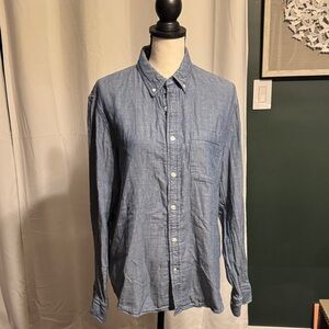 Club Monaco Light Blue Casual Button-Down Shirt